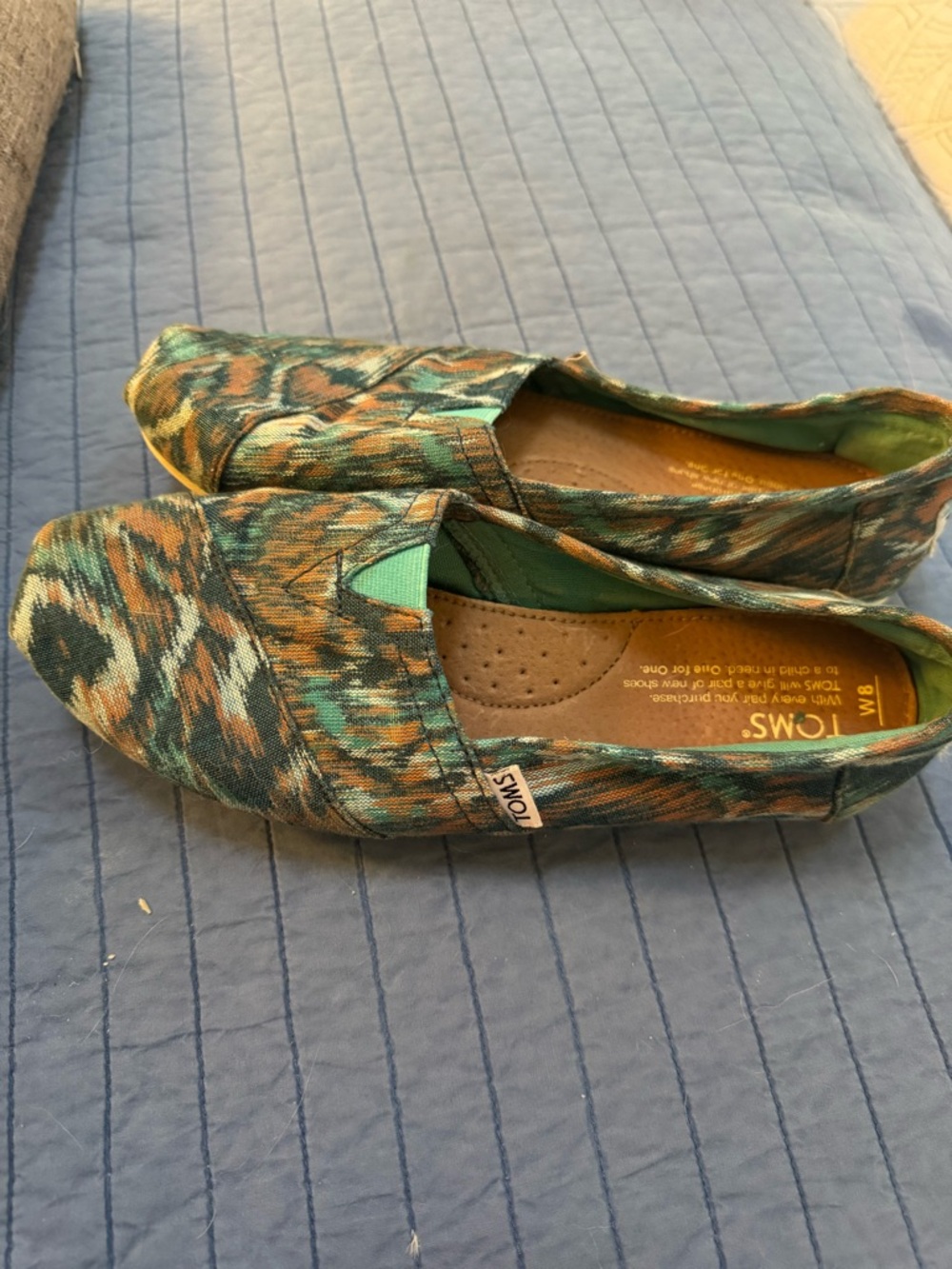 TOMS Classic Slip-On Women’s 8 Print Boho Casual Y2K Style
